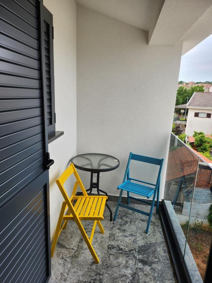 Apartmani M&L I M&J Malinska Exterior photo