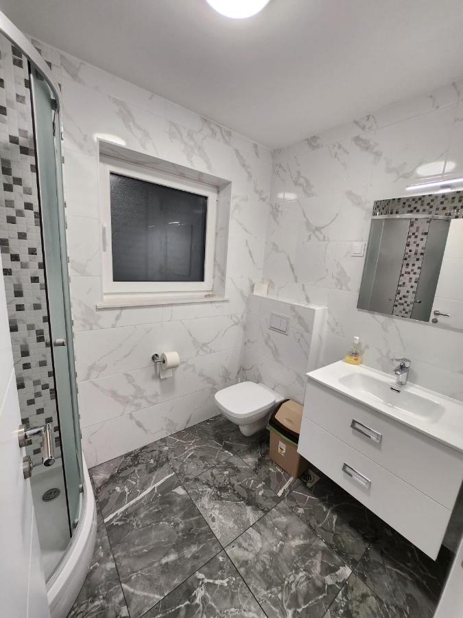 Apartmani M&L I M&J Malinska Exterior photo